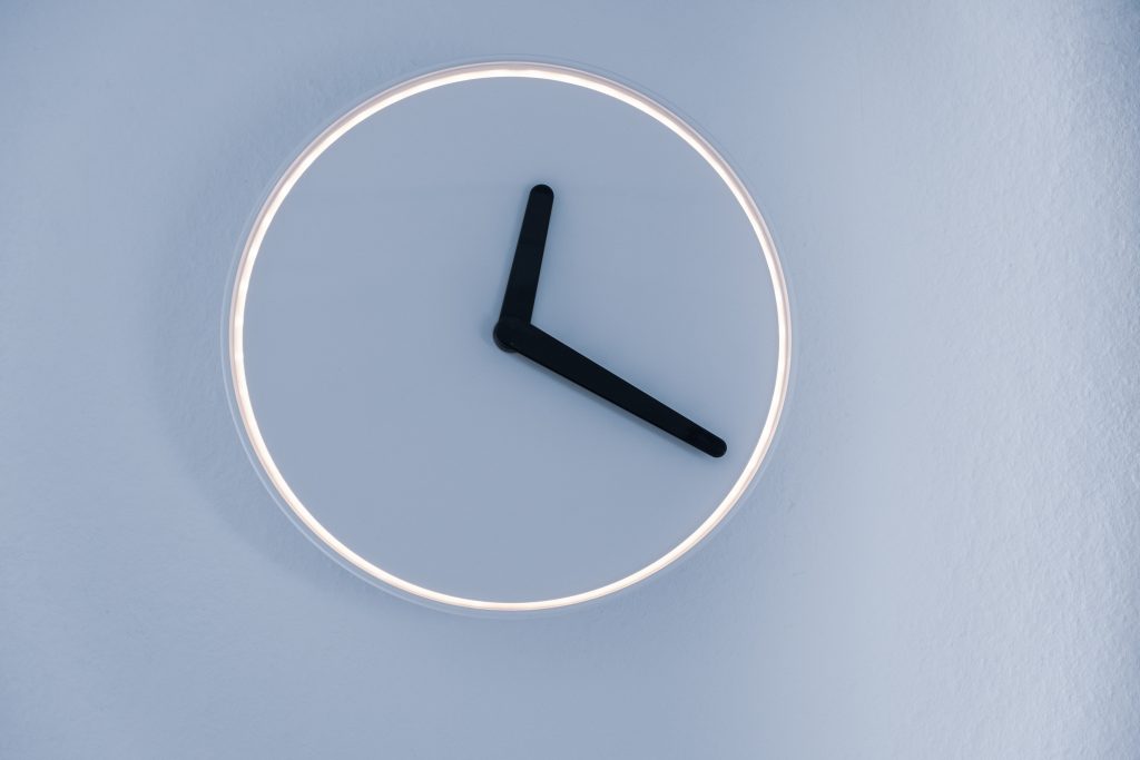 Guide pour choisir la meilleure horloge murale moderne